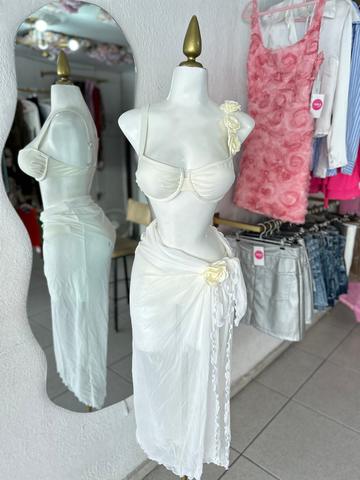 Traje de baño blanco flores 3 pz