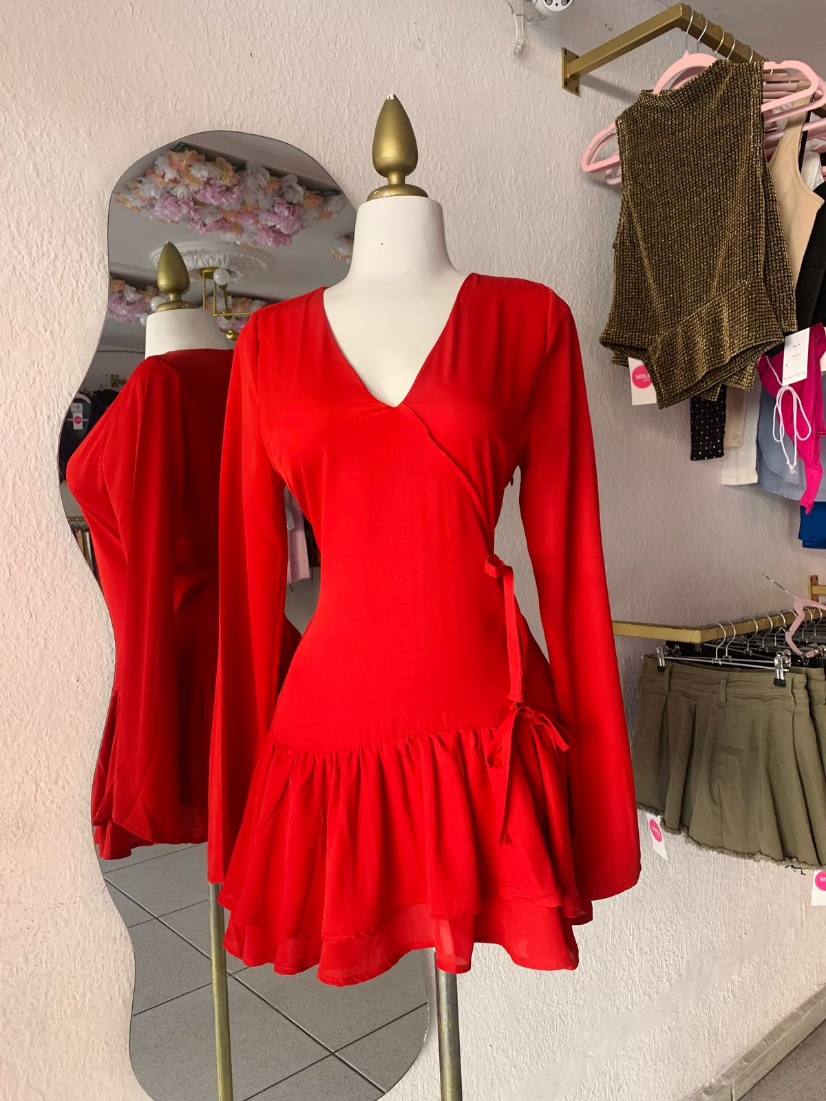 VESTIDO ROJO ENVOLVENTE