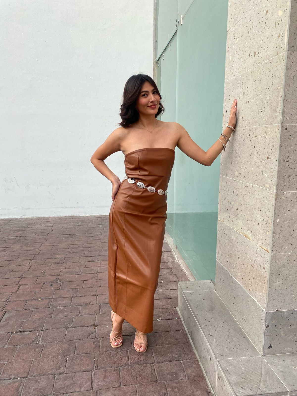 VESTIDO CAFE CAMEL VINIPIEL