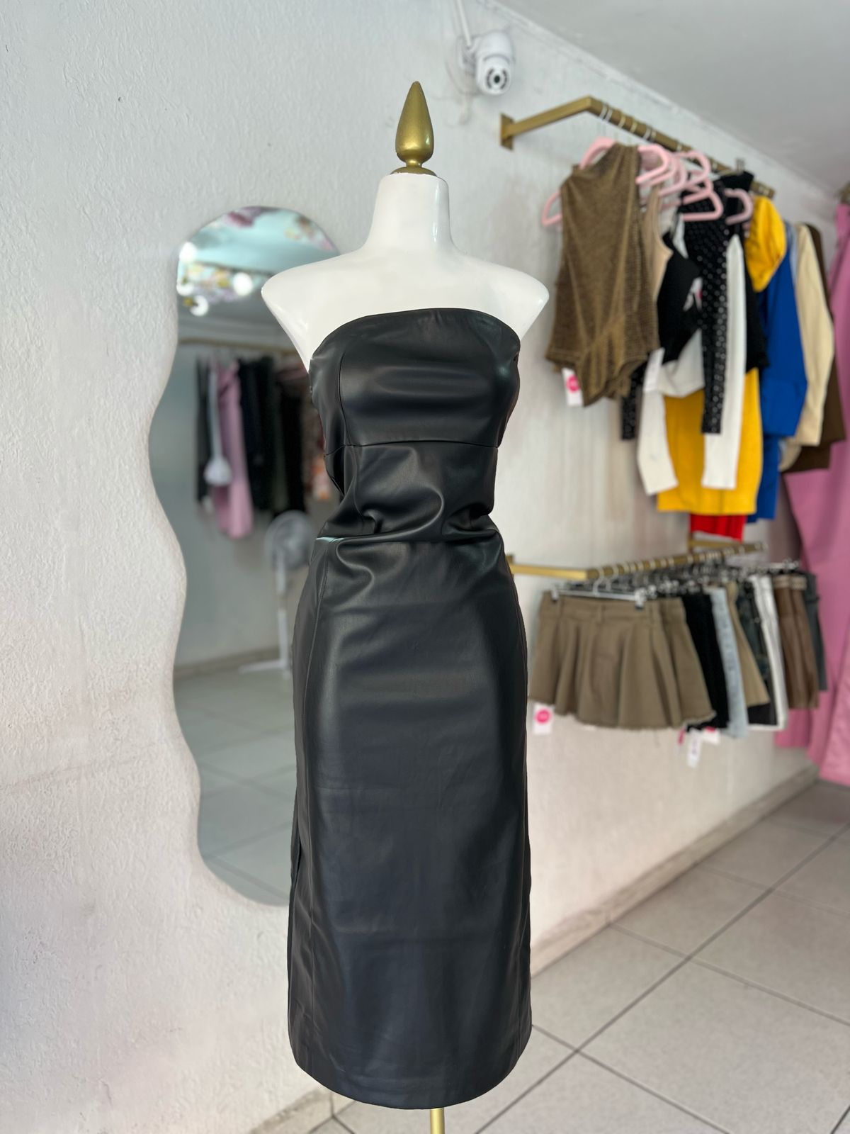 VESTIDO NEGRO VINIPIEL