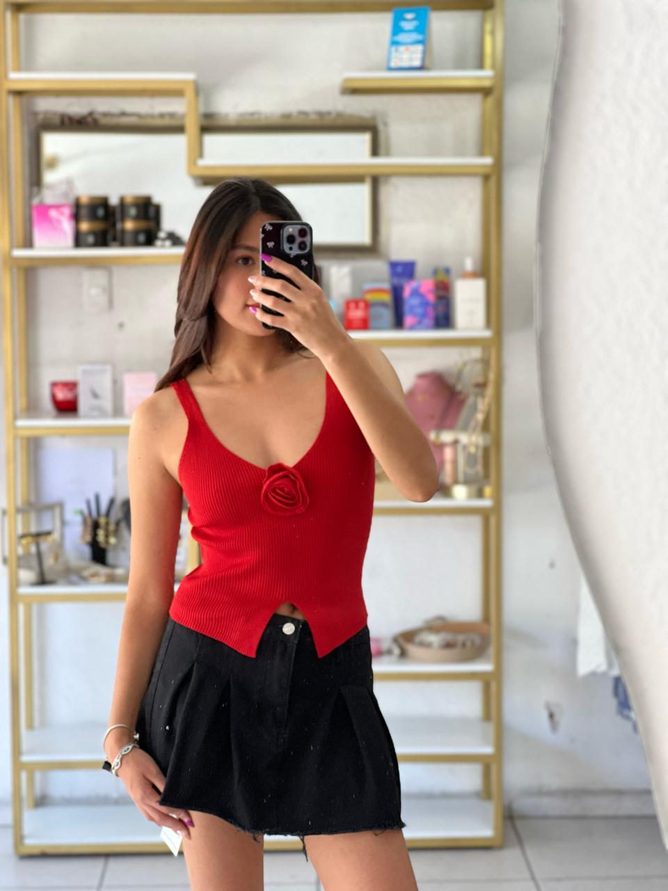 TOP ROJO TEJIDO DETALLE ROSA