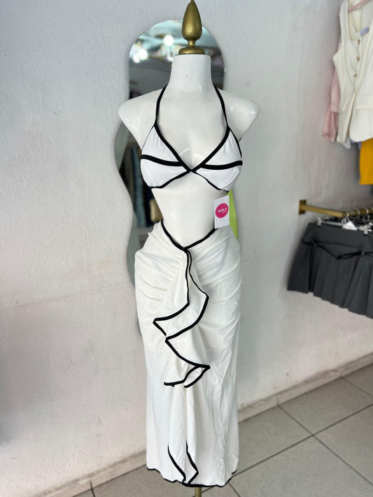 TRAJE DE BAÑO BLANCO CON NEGRO FALDA OLANES